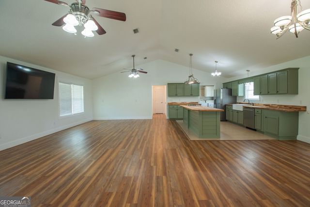 989 Ralph Davis Road, Folkston, GA 31537