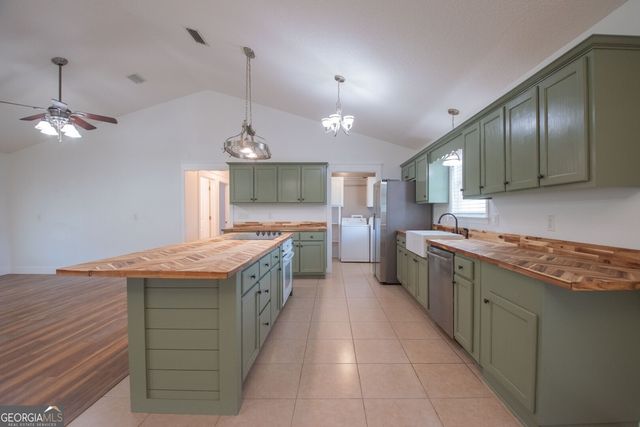 989 Ralph Davis Road, Folkston, GA 31537