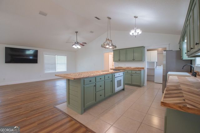 989 Ralph Davis Road, Folkston, GA 31537