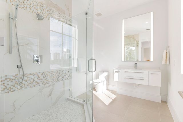 1180 Bimini Lane, Singer Island, FL 33404