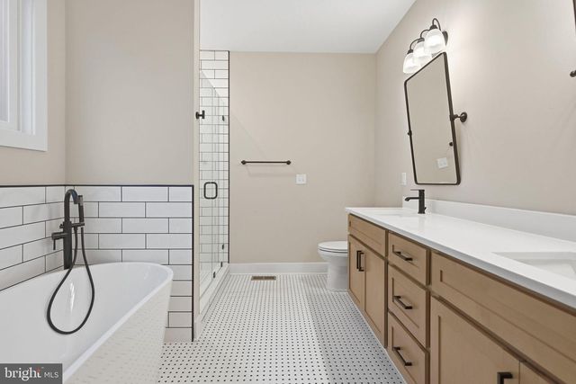 1023 PUTNAM ST, Harpers Ferry, WV 25425