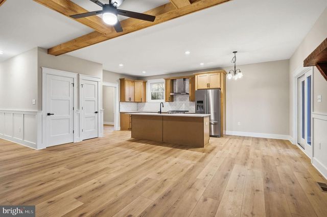 1023 PUTNAM ST, Harpers Ferry, WV 25425