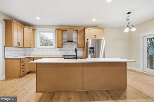 1023 PUTNAM ST, Harpers Ferry, WV 25425