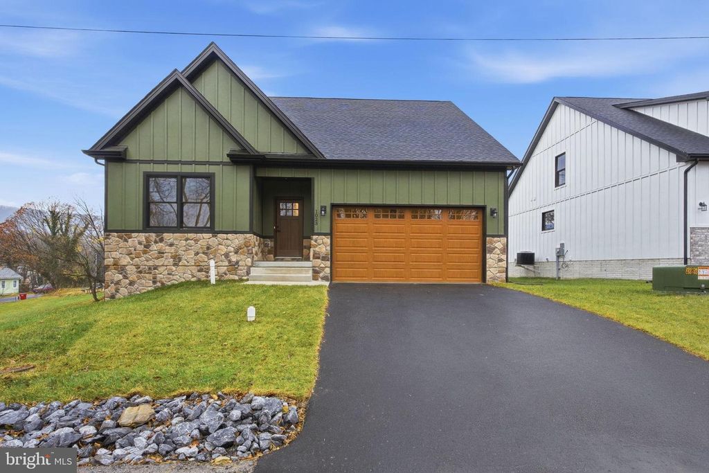 1023 PUTNAM ST, Harpers Ferry, WV 25425