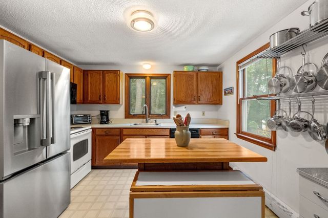 12 Eldridge Street Ext, Bourne, MA 02532