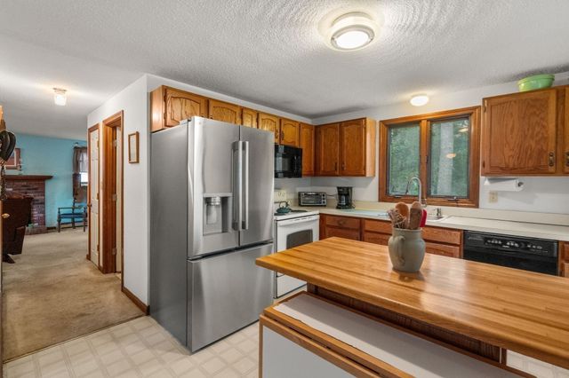 12 Eldridge Street Ext, Bourne, MA 02532