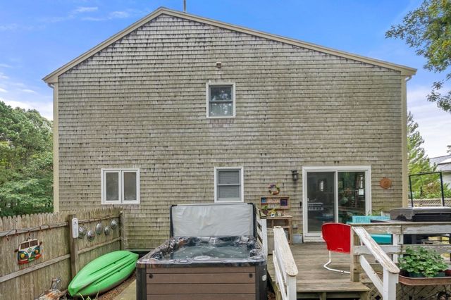12 Eldridge Street Ext, Bourne, MA 02532