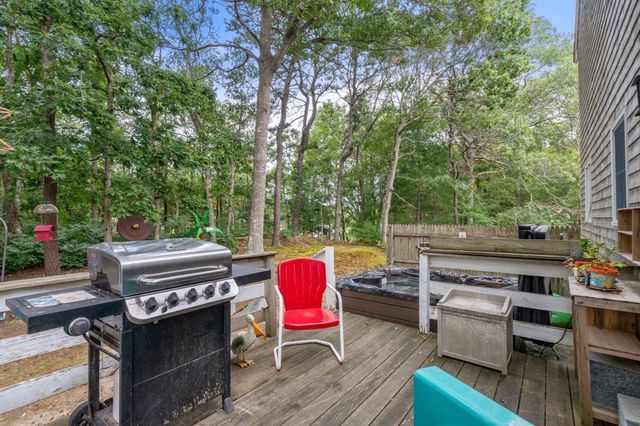 12 Eldridge Street Ext, Bourne, MA 02532