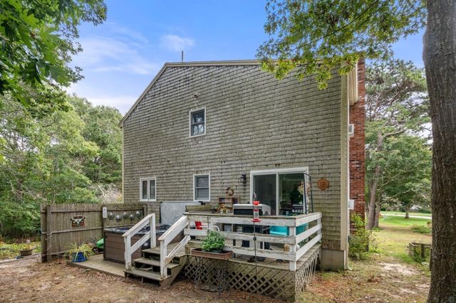 12 Eldridge Street Ext, Bourne, MA 02532