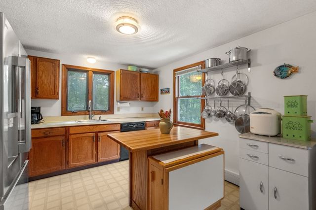 12 Eldridge Street Ext, Bourne, MA 02532