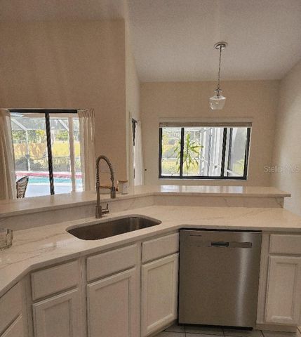 5206 WOODLAWN CIRCLE E, Palmetto, FL 34221