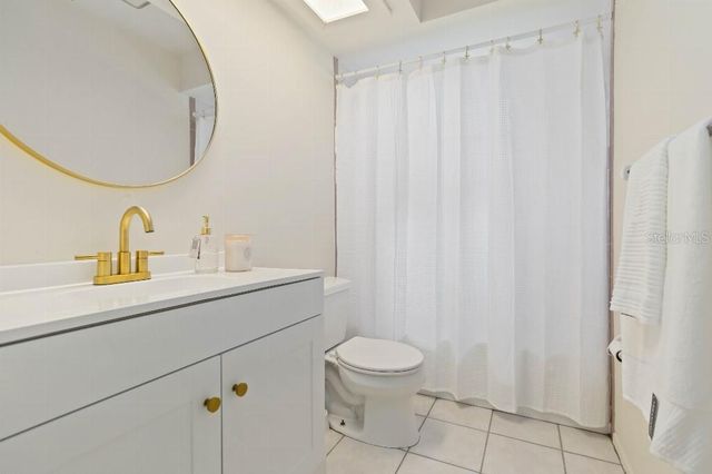 5206 WOODLAWN CIRCLE E, Palmetto, FL 34221