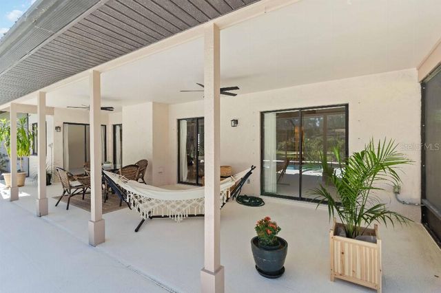 5206 WOODLAWN CIRCLE E, Palmetto, FL 34221