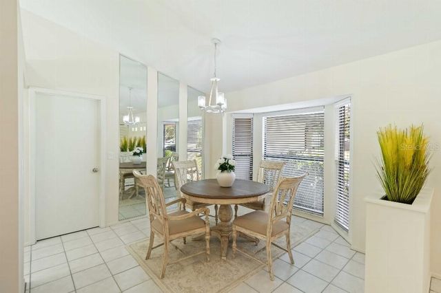 5206 WOODLAWN CIRCLE E, Palmetto, FL 34221