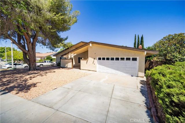 2653 End Court, Lancaster, CA 93536