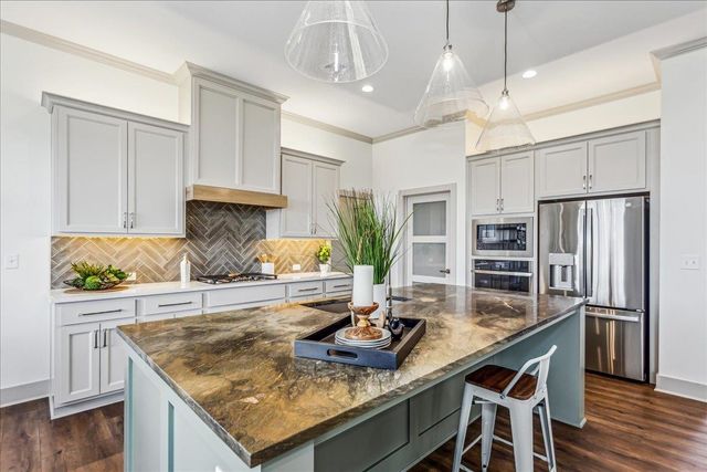 5918 Forbes Ct, Bel Aire, KS 67220