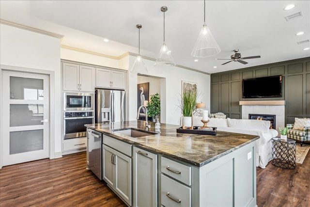 5918 Forbes Ct, Bel Aire, KS 67220