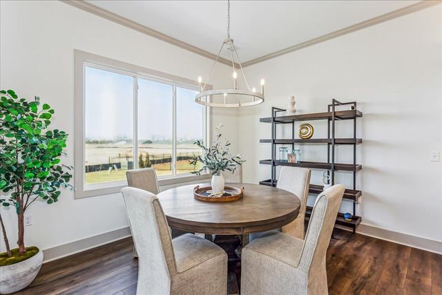 5918 Forbes Ct, Bel Aire, KS 67220