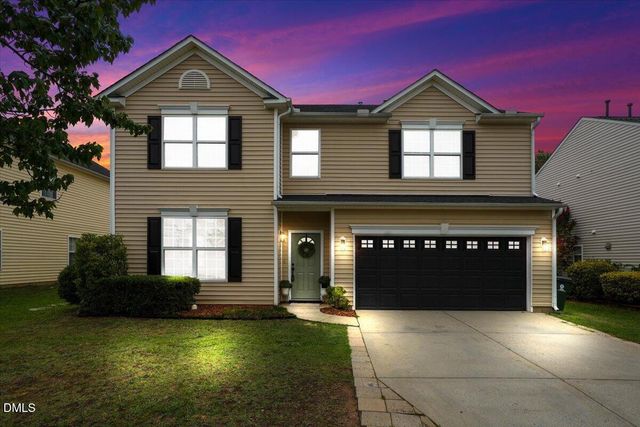 112 Smith Rock Drive, Holly Springs, NC 27540