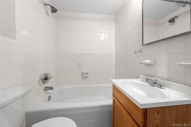 7 Pierre Drive, Commack, NY 11725