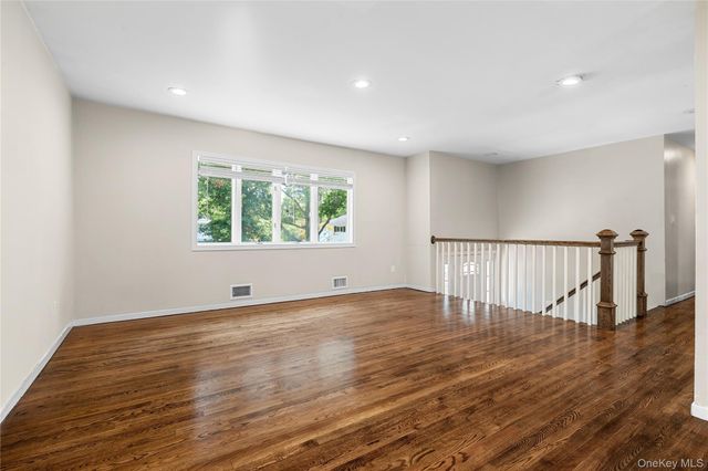 7 Pierre Drive, Commack, NY 11725