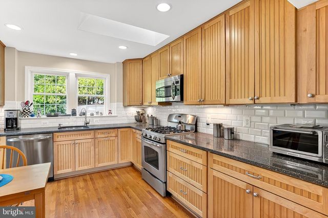 214 N GRANADA ST, Arlington, VA 22203