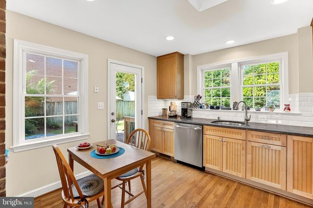 214 N GRANADA ST, Arlington, VA 22203