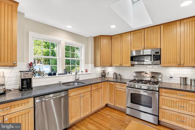 214 N GRANADA ST, Arlington, VA 22203