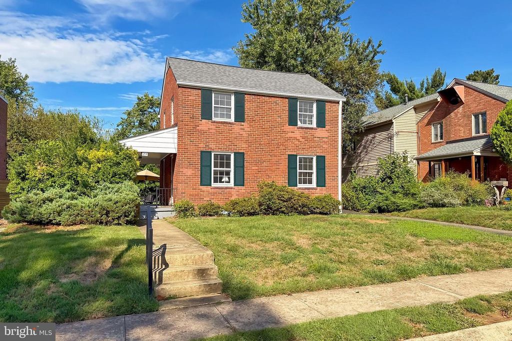214 N GRANADA ST, Arlington, VA 22203