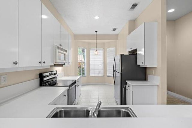808 SW Munjack Circle, Port St. Lucie, FL 34986