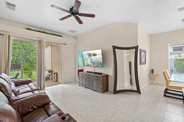 808 SW Munjack Circle, Port St. Lucie, FL 34986
