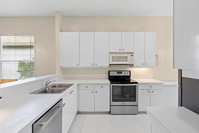 808 SW Munjack Circle, Port St. Lucie, FL 34986