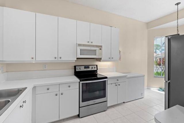 808 SW Munjack Circle, Port St. Lucie, FL 34986