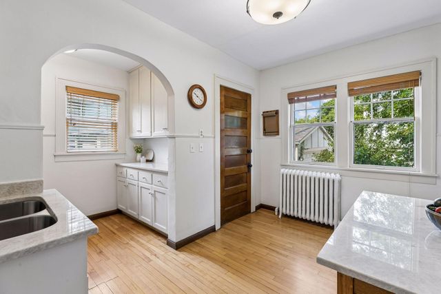 3001 W 47th Street, Minneapolis, MN 55410