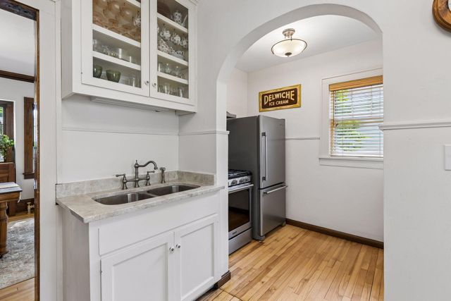 3001 W 47th Street, Minneapolis, MN 55410