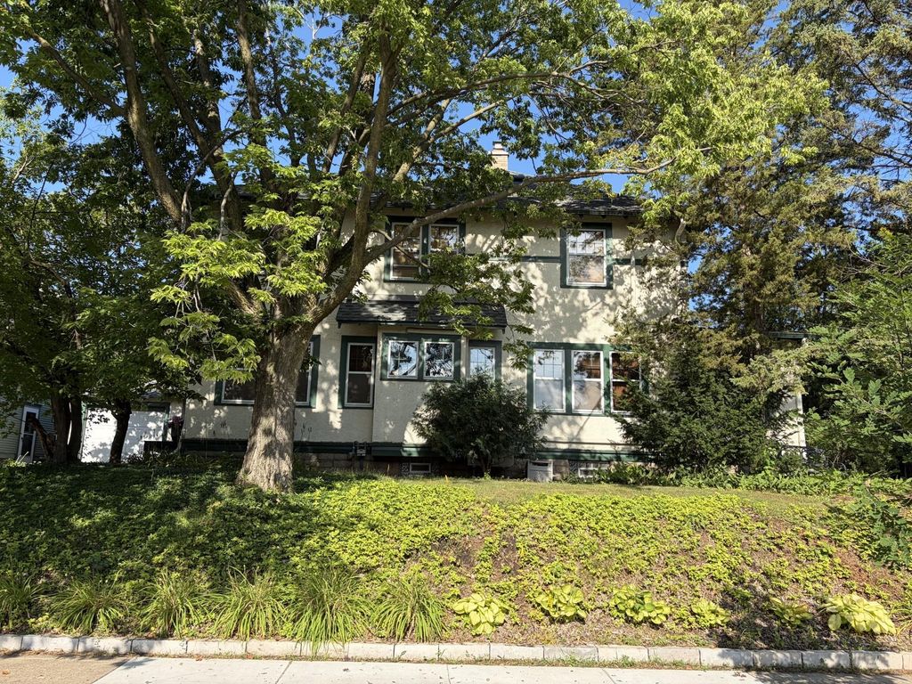 3001 W 47th Street, Minneapolis, MN 55410