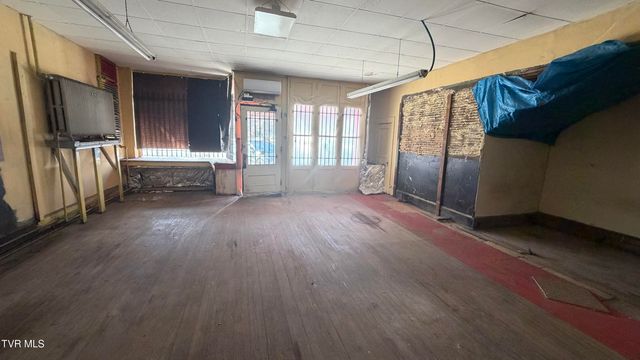 104 West Main Street, Kingsport, TN 37660