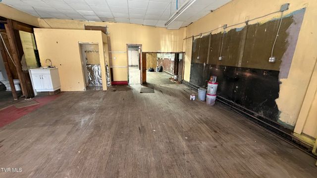 104 West Main Street, Kingsport, TN 37660