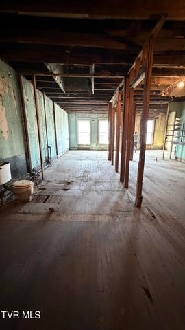 104 West Main Street, Kingsport, TN 37660