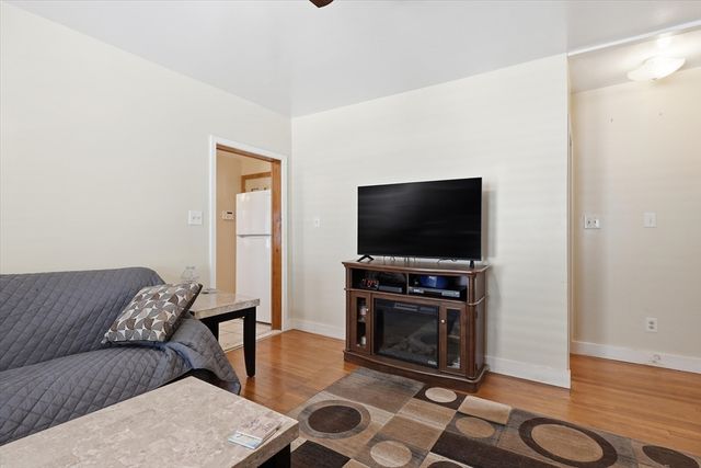 15 Flint Street, Lynn, MA 01905