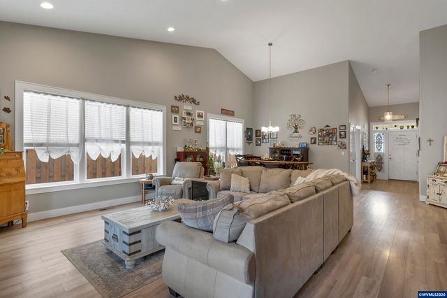 5251 Davis St SE, Turner, OR 97392