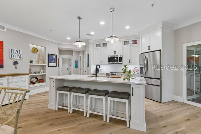 4 Indigo Run Dr Apt 421, Hilton Head Island, SC 29926