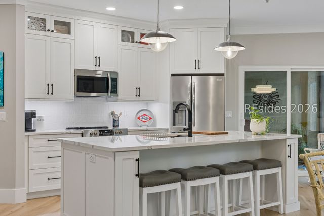 4 Indigo Run Dr Apt 421, Hilton Head Island, SC 29926