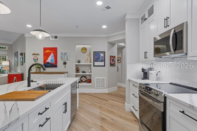 4 Indigo Run Dr Apt 421, Hilton Head Island, SC 29926
