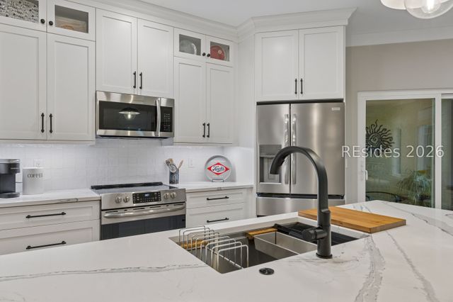 4 Indigo Run Dr Apt 421, Hilton Head Island, SC 29926