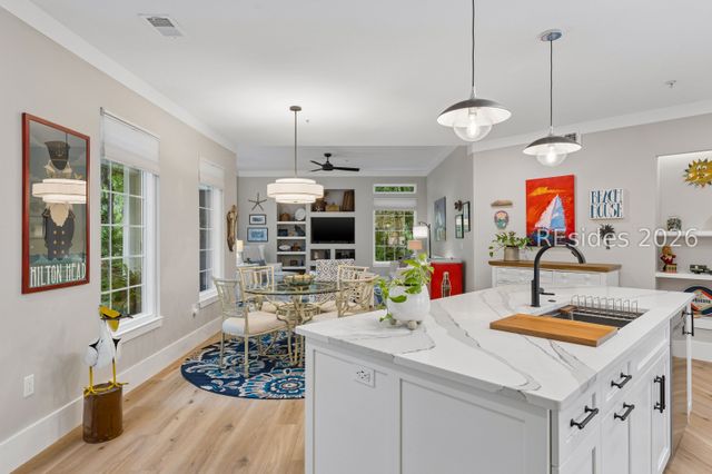 4 Indigo Run Dr Apt 421, Hilton Head Island, SC 29926