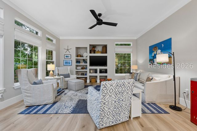 4 Indigo Run Dr Apt 421, Hilton Head Island, SC 29926