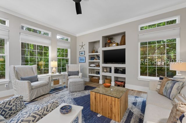 4 Indigo Run Dr Apt 421, Hilton Head Island, SC 29926