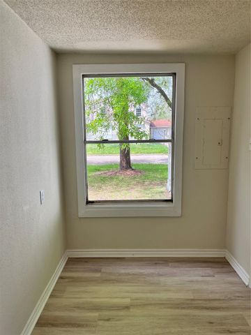 30 12th Avenue N, Texas City, TX 77590
