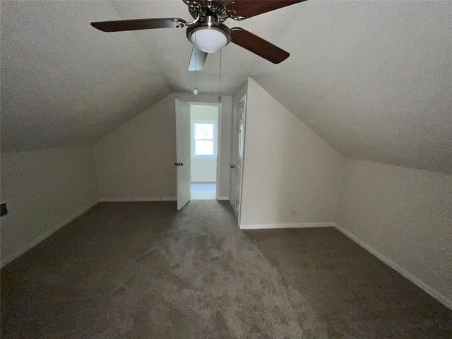 30 12th Avenue N, Texas City, TX 77590